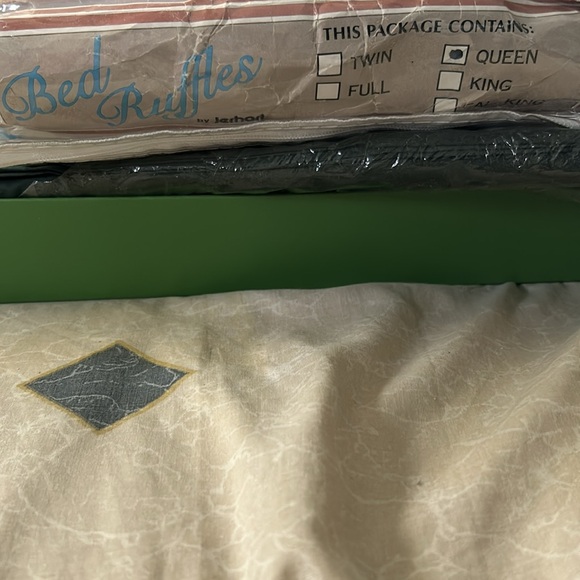 Bed Ruffles - Picture 3 of 3